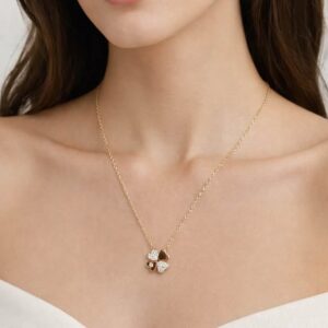 heart-shaped four leaf clover necklace in 18k gold plating